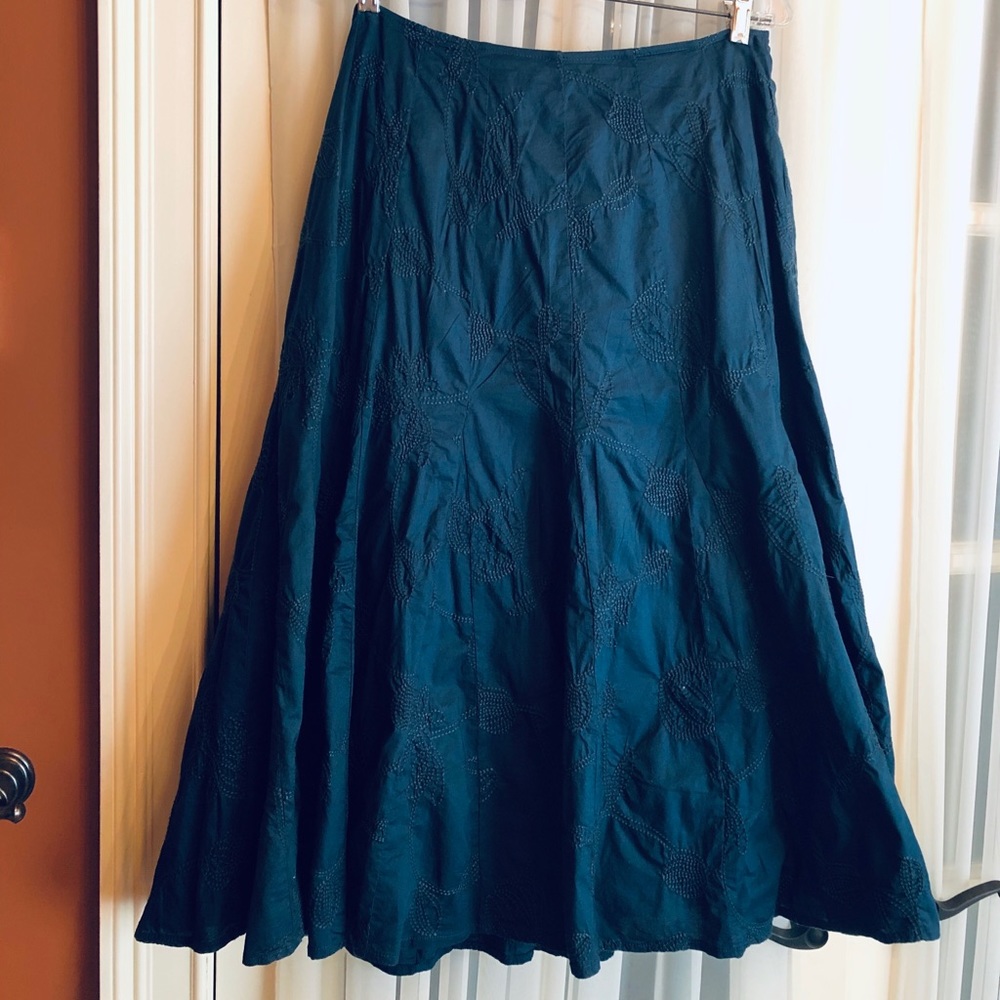 J.Jill Navy Skirt With Embroidery Detail!!